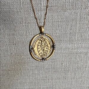 Stella & Dot Gold Medallion Necklace